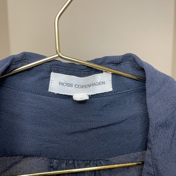 Moss Copenhagen Oversized Button Down - Picture 2 of 4